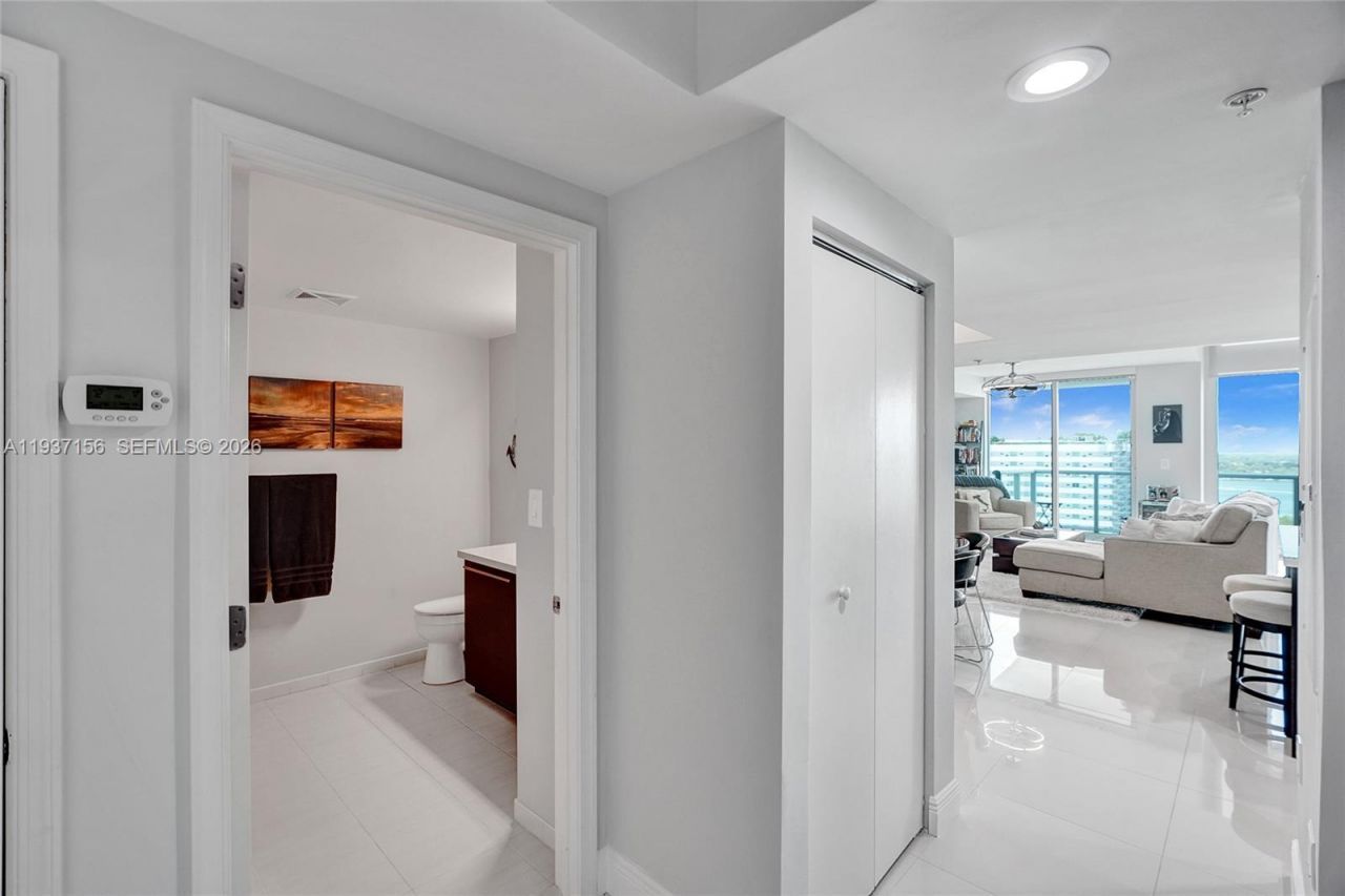 7930 East Dr , Unit 1806, North Bay Village, FL 33141 Photo