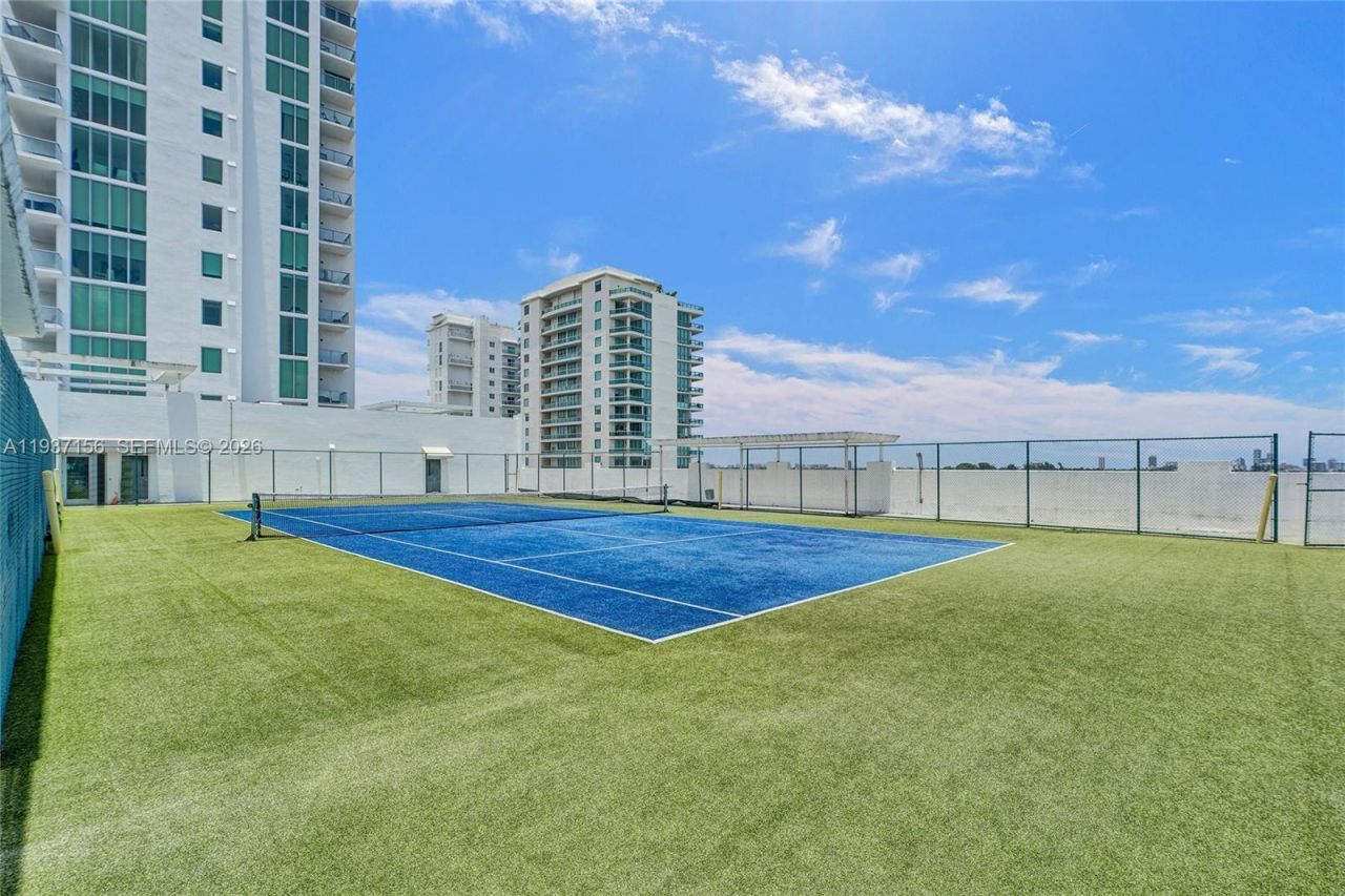 7930 East Dr , Unit 1806, North Bay Village, FL 33141 Photo