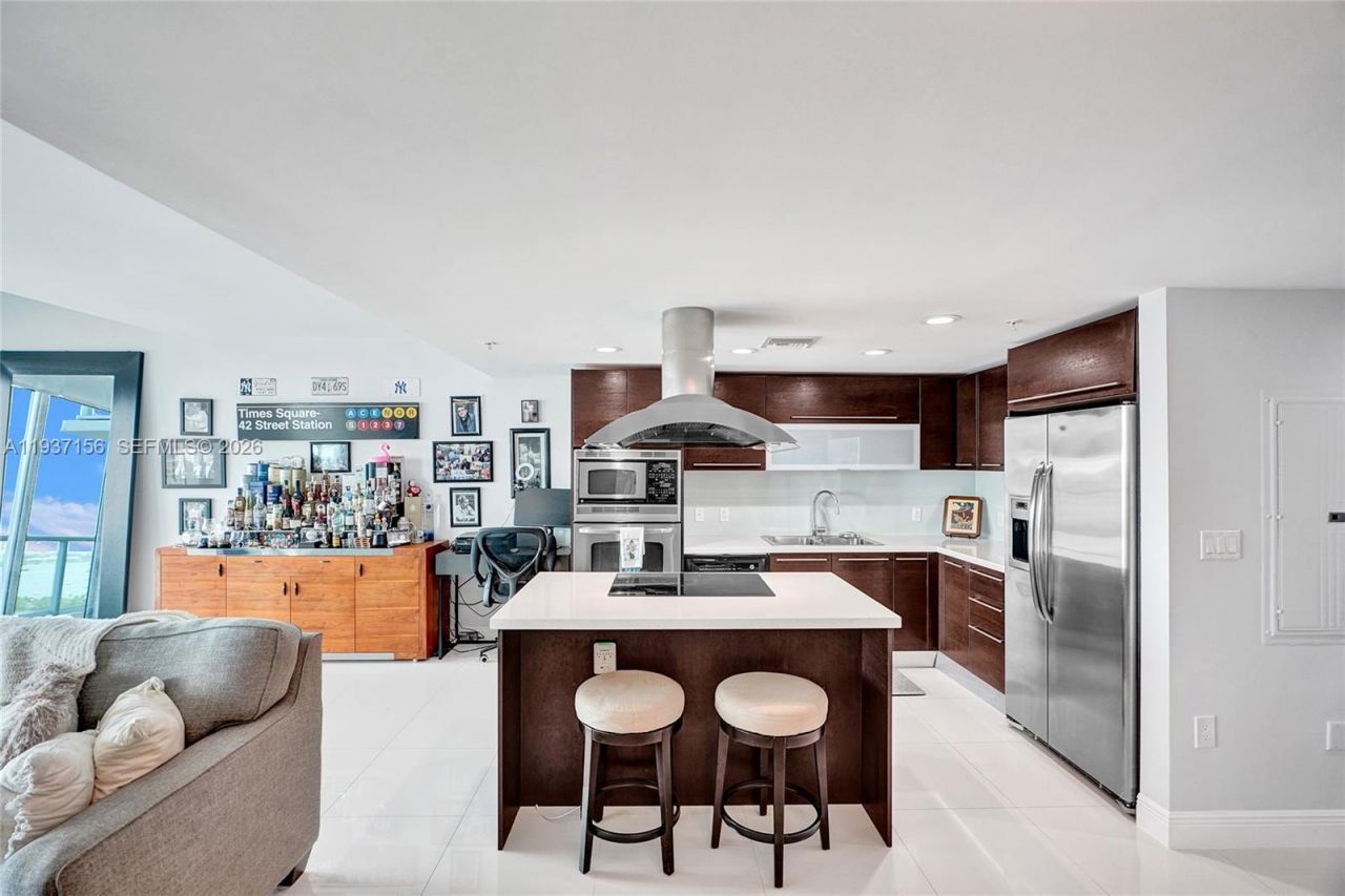 7930 East Dr , Unit 1806, North Bay Village, FL 33141 Photo