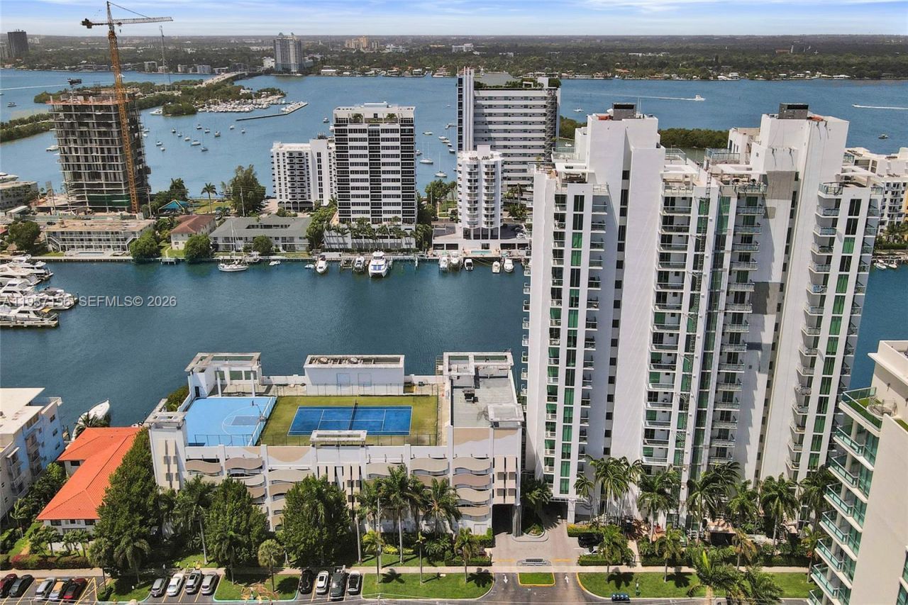 7930 East Dr , Unit 1806, North Bay Village, FL 33141 Photo