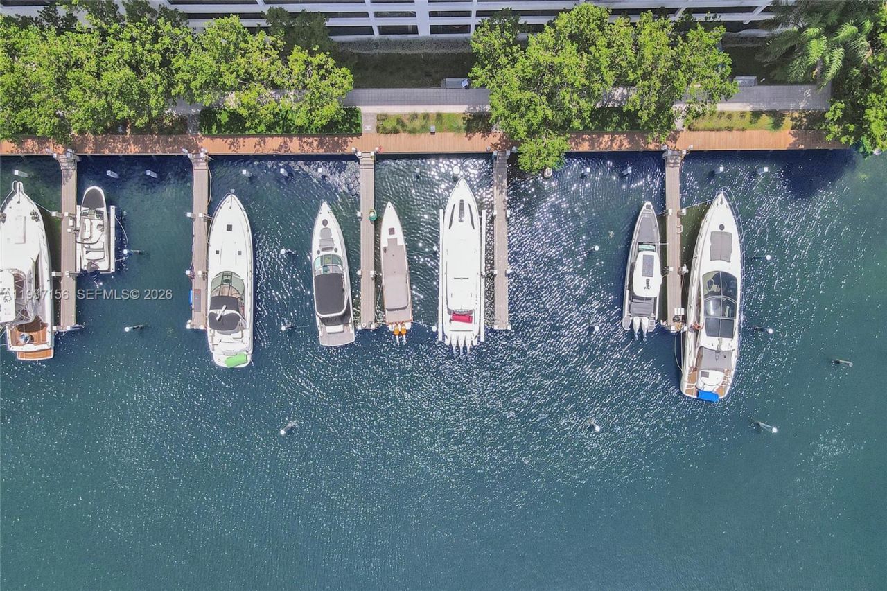 7930 East Dr , Unit 1806, North Bay Village, FL 33141 Photo