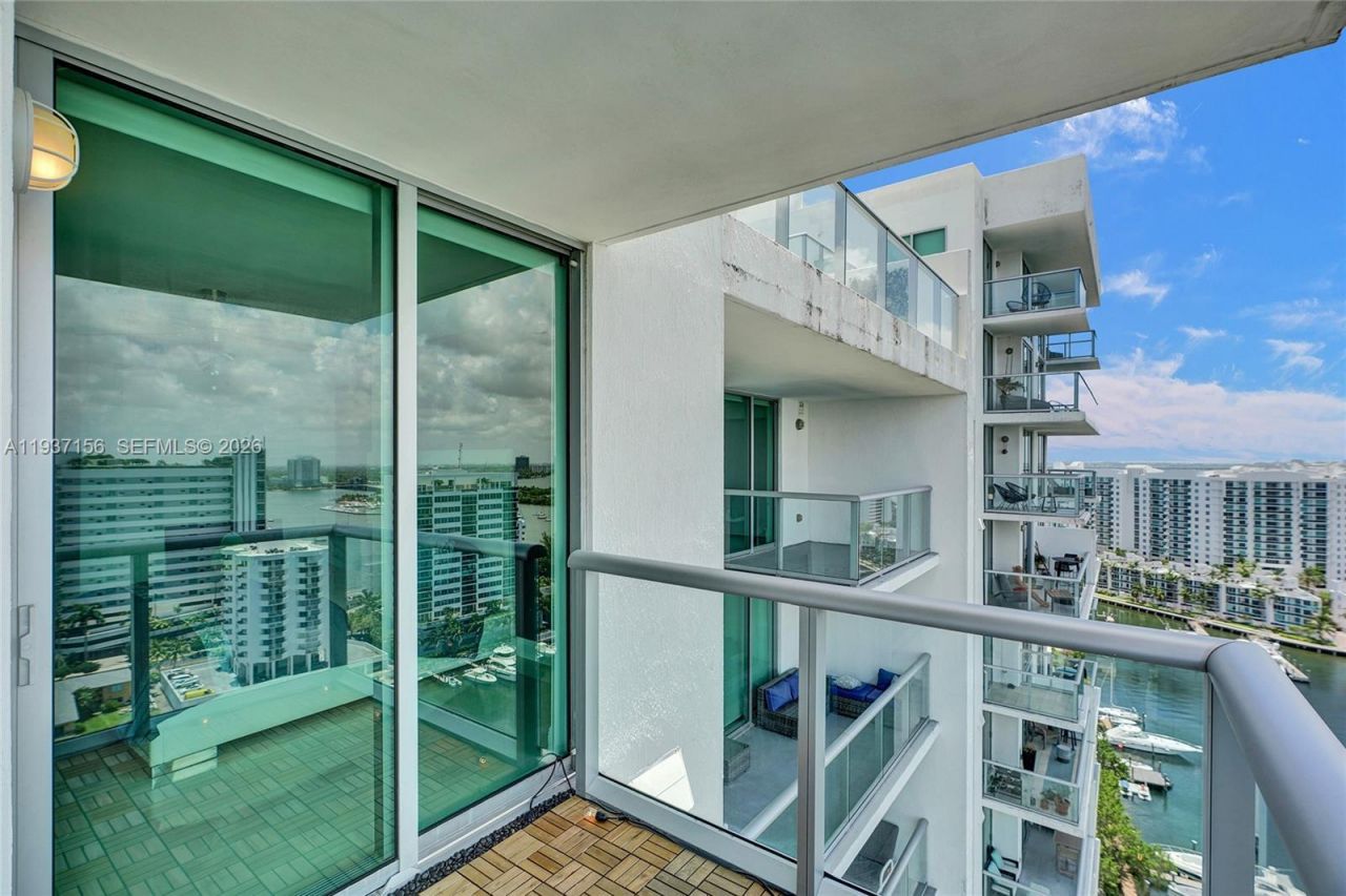 7930 East Dr , Unit 1806, North Bay Village, FL 33141 Photo