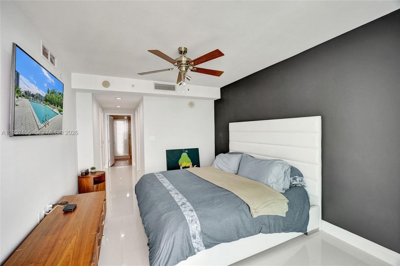 7930 East Dr , Unit 1806, North Bay Village, FL 33141 Photo