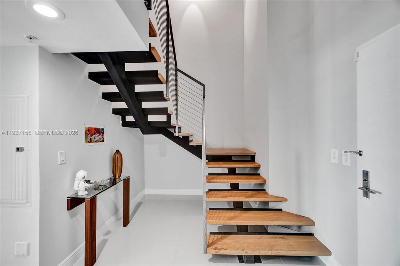 7930 East Dr , Unit 1806, North Bay Village, FL 33141 Photo