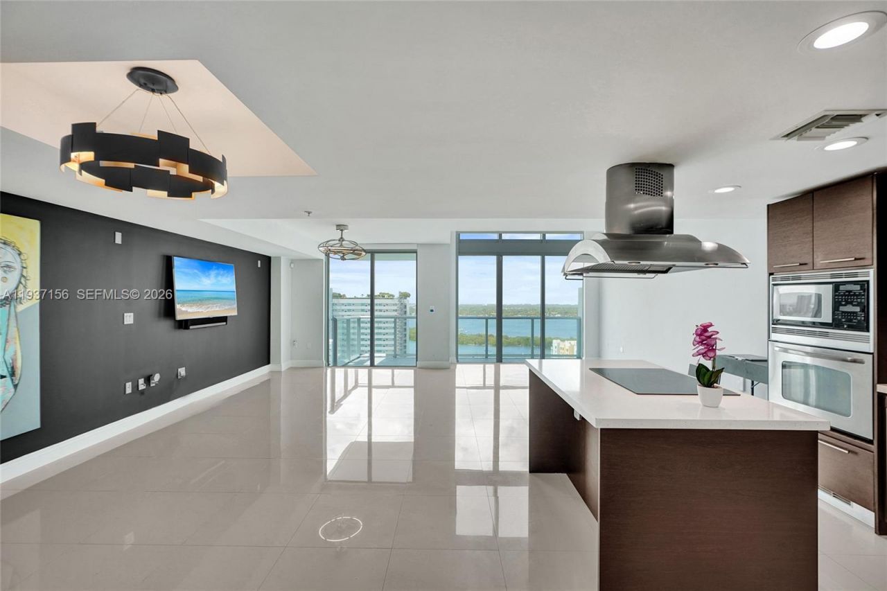 7930 East Dr , Unit 1806, North Bay Village, FL 33141 Photo