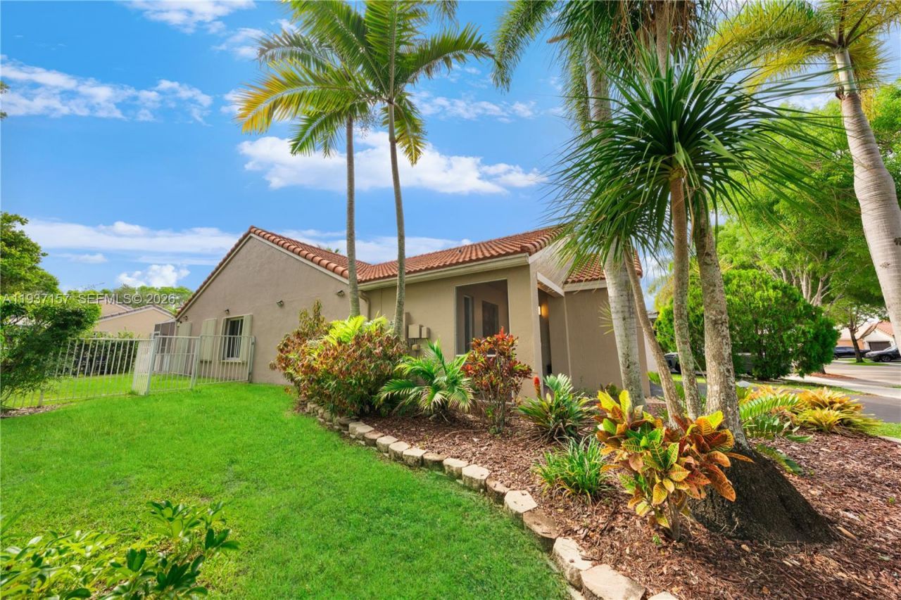 4361 Mahogany Ridge Dr , Weston, FL 33331 Photo