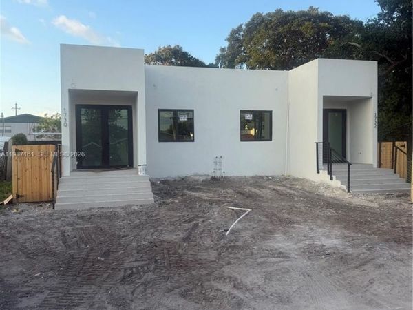 1730 NW 16th St, Miami, FL 33125