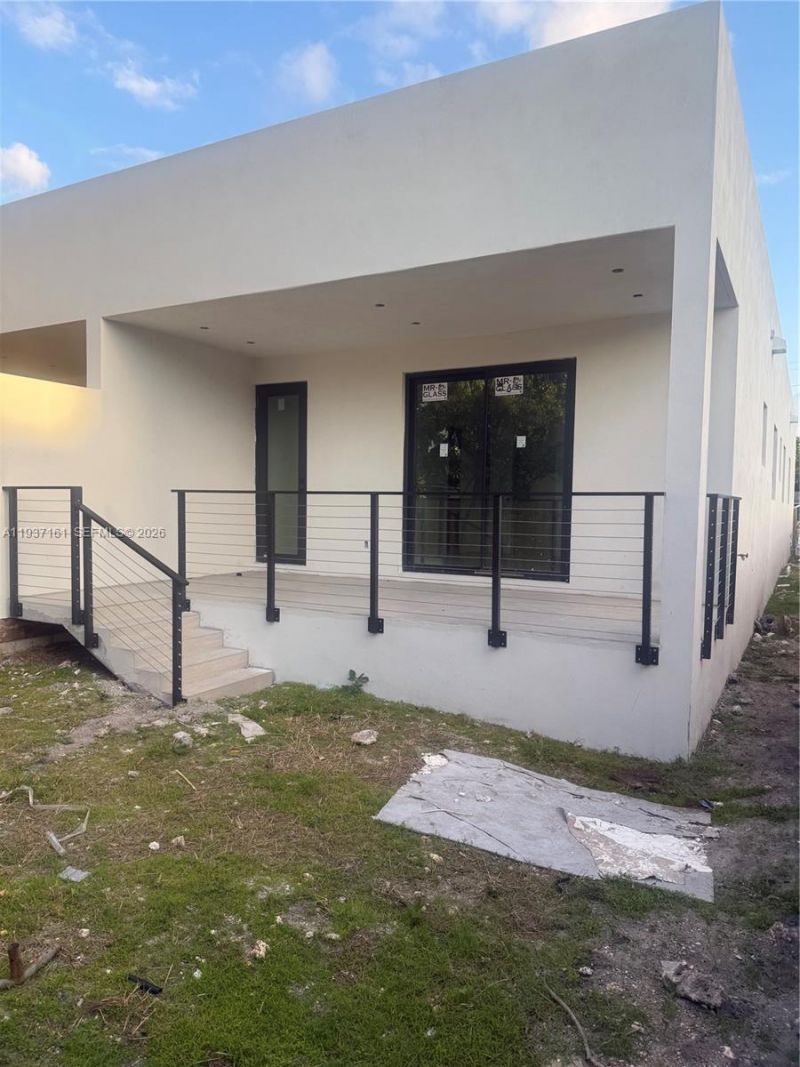 1730 NW 16th St, Miami, FL 33125 Photo
