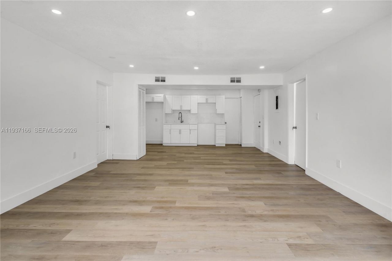 2443 NW 55th St, Miami, FL 33142 Photo