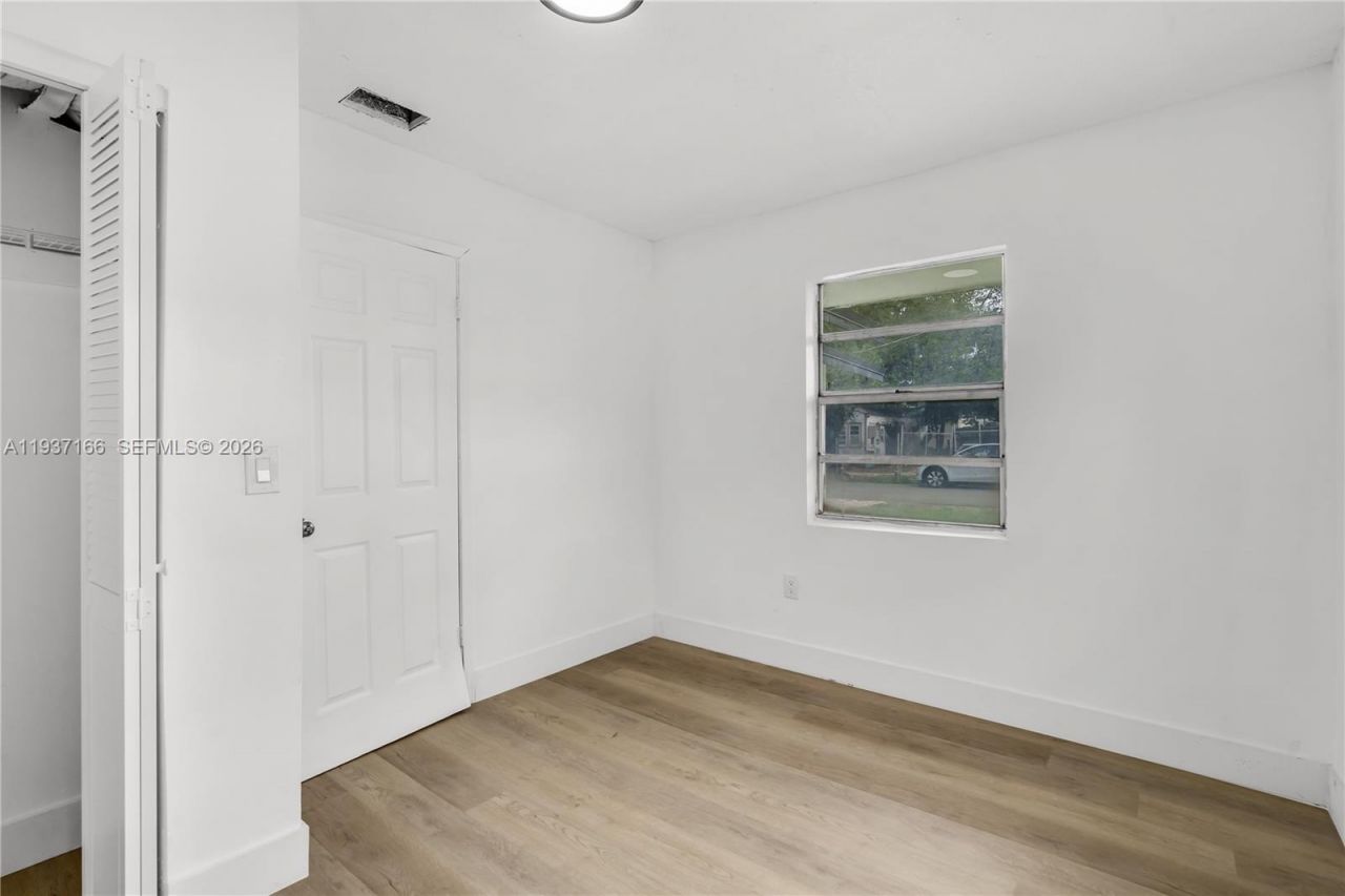 2443 NW 55th St, Miami, FL 33142 Photo