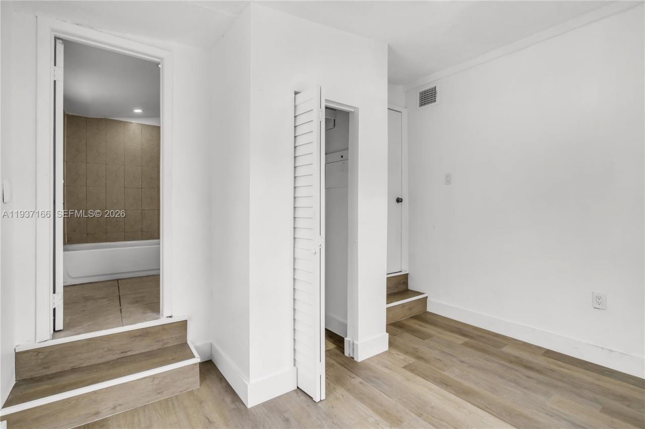 2443 NW 55th St, Miami, FL 33142 Photo