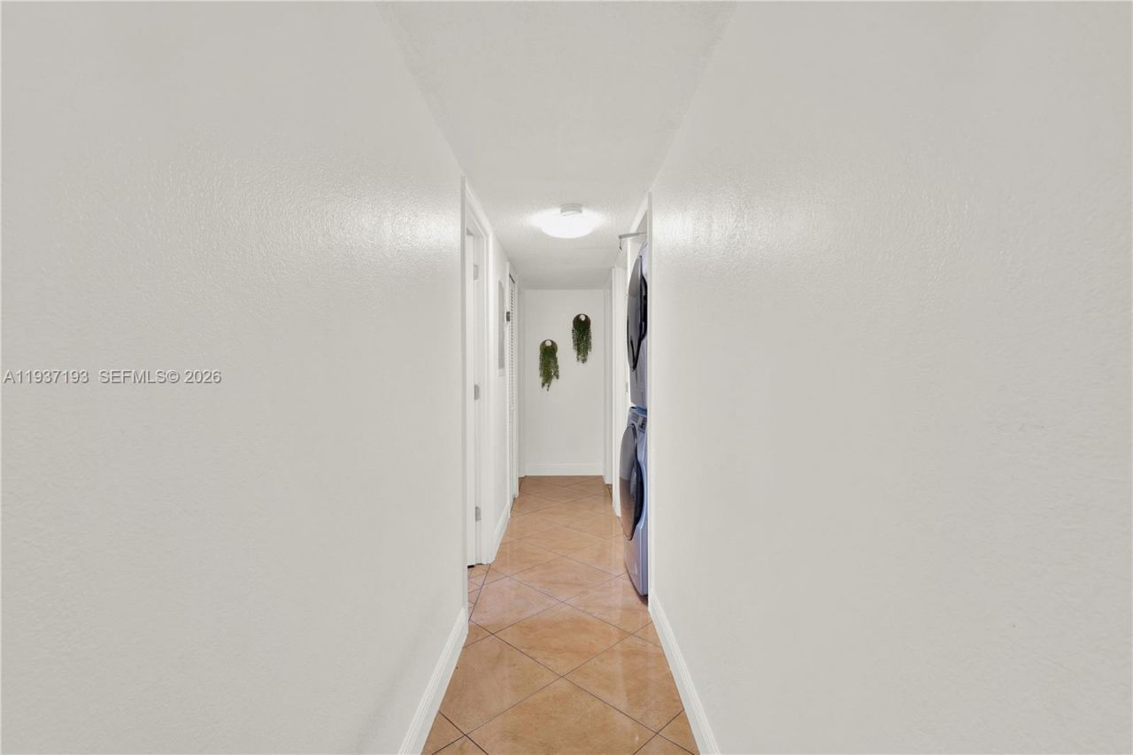 5665 W 20th Ave, Unit 415, Hialeah, FL 33012 Photo