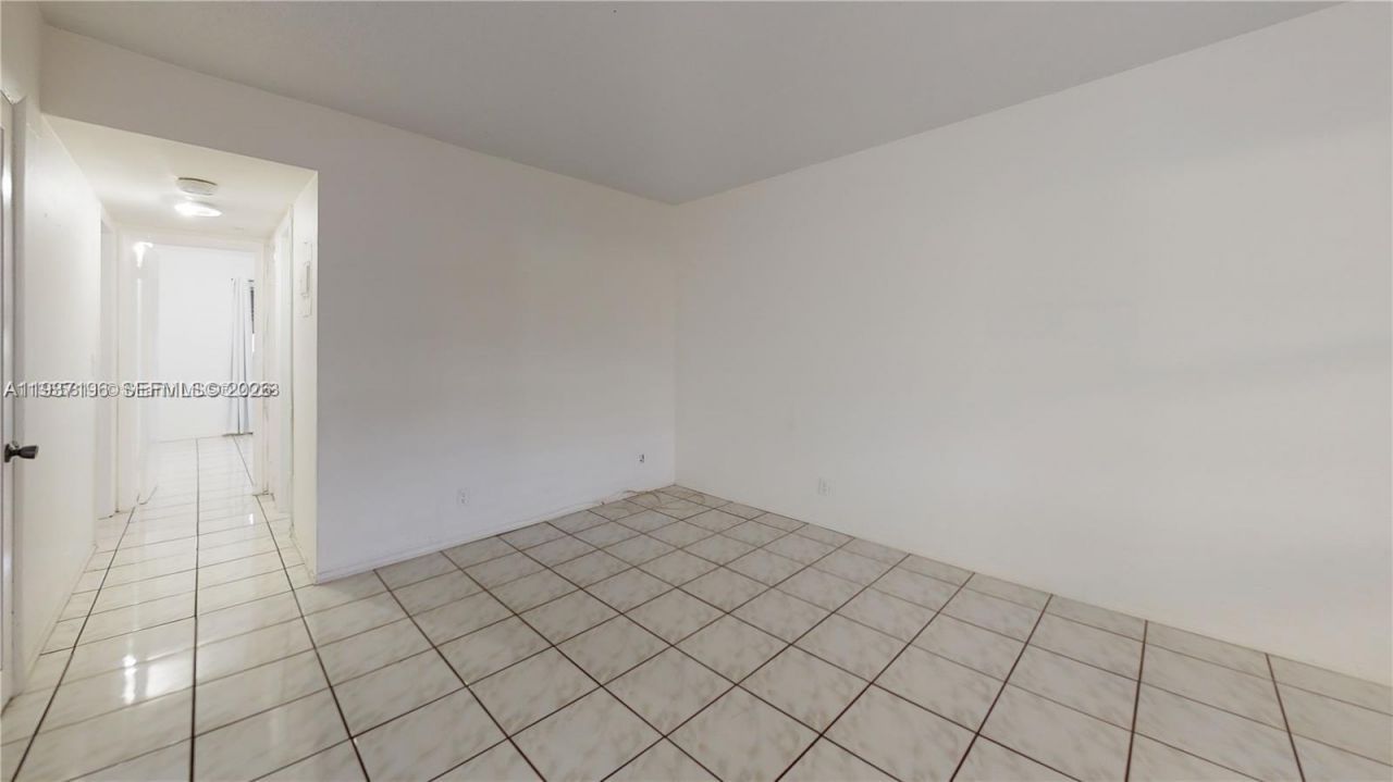 580 Egret Dr, Unit 302, Hallandale Beach, FL 33009 Photo