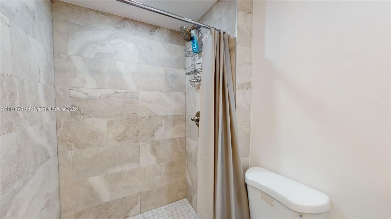 580 Egret Dr, Unit 302, Hallandale Beach, FL 33009 Photo