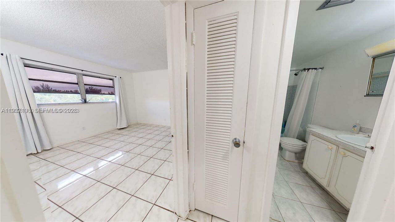 580 Egret Dr, Unit 302, Hallandale Beach, FL 33009 Photo