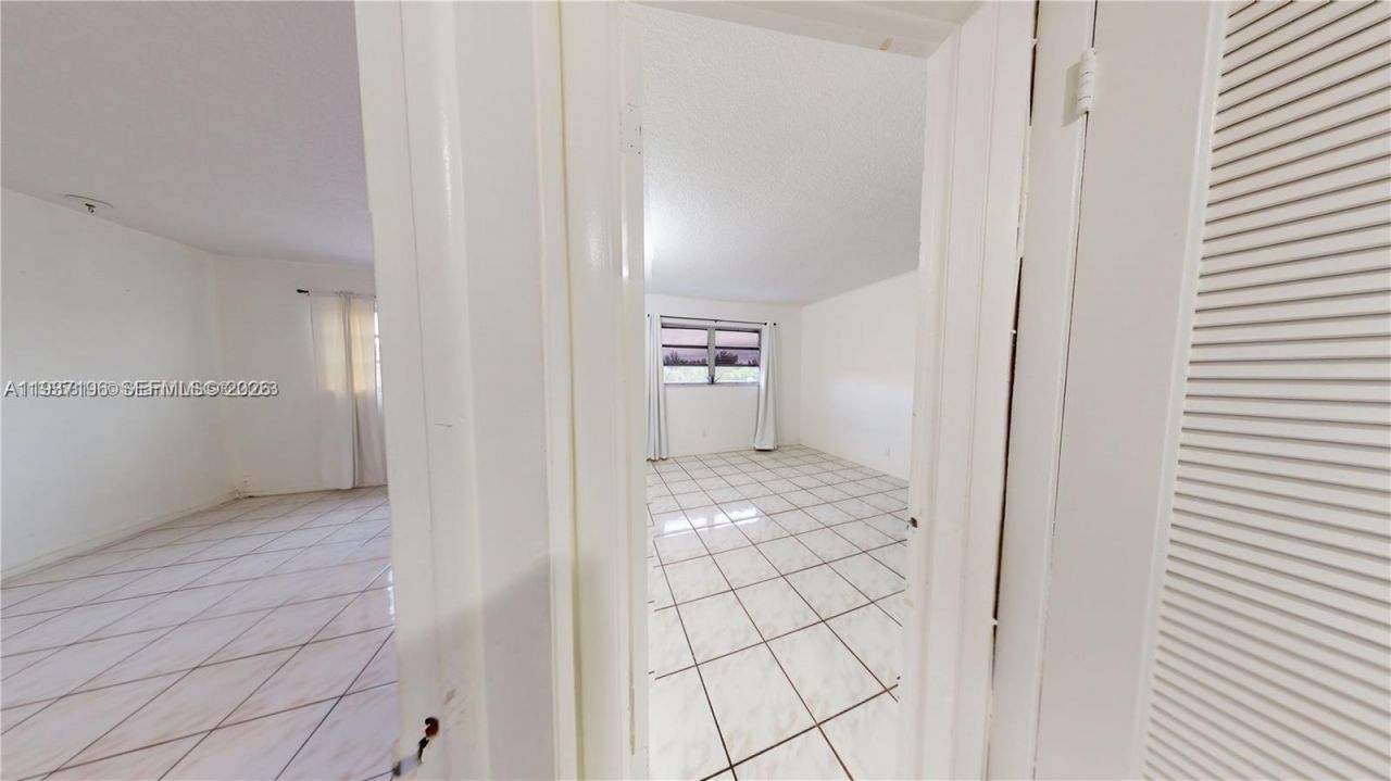 580 Egret Dr, Unit 302, Hallandale Beach, FL 33009 Photo
