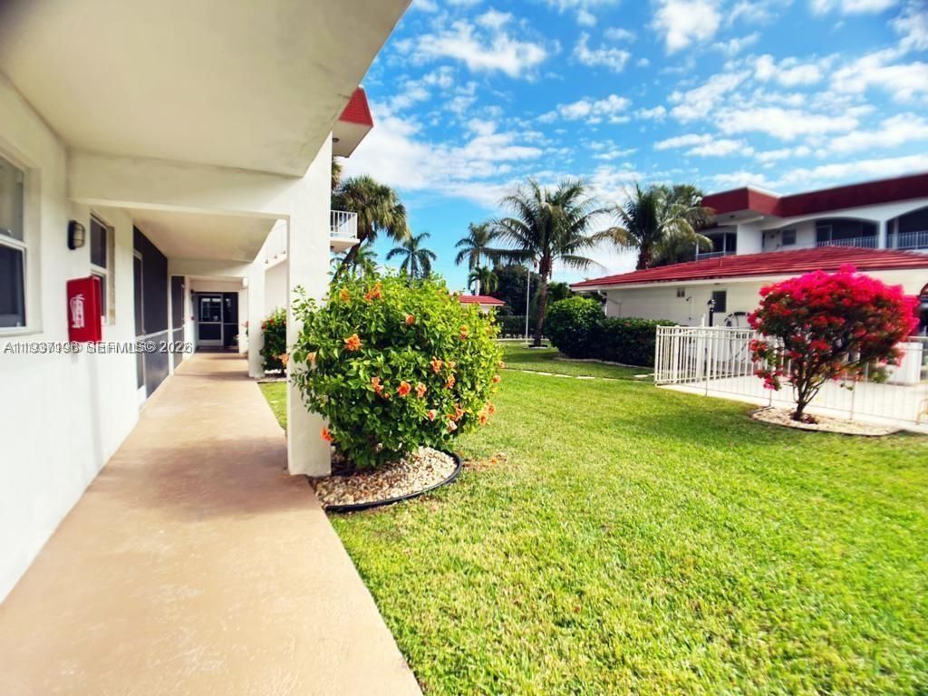 580 Egret Dr, Unit 302, Hallandale Beach, FL 33009 Photo
