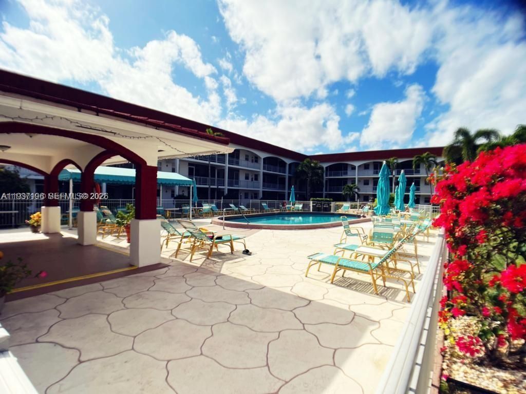 580 Egret Dr, Unit 302, Hallandale Beach, FL 33009 Photo