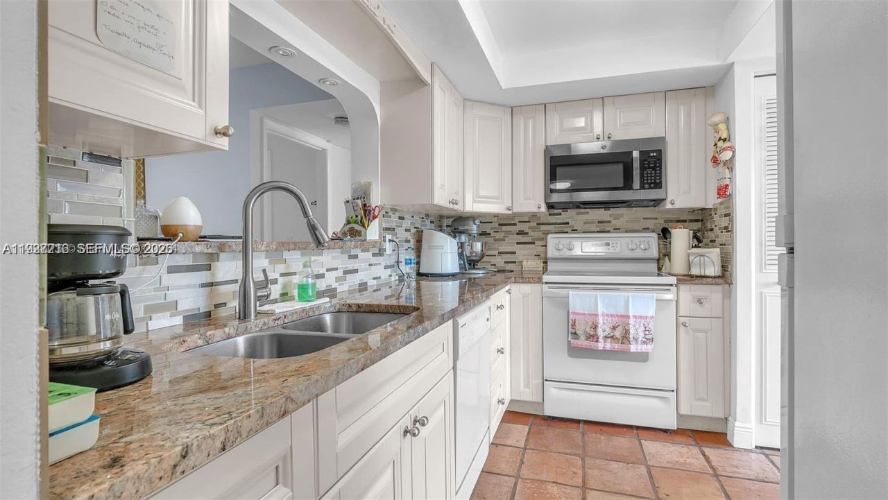 14873 Cumberland Dr, Unit 2040, Delray Beach, FL 33446 Photo