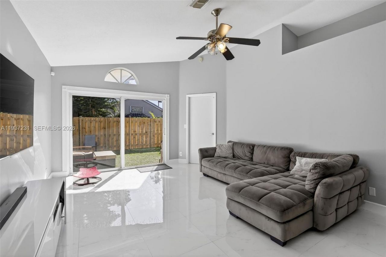 12168 NW 36th Pl, Unit 12168, Sunrise, FL 33323 Photo
