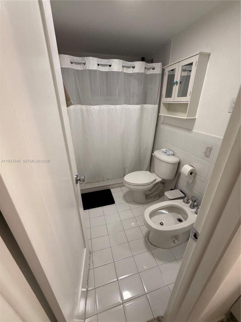 3262 W 70th St, Unit 101, Hialeah, FL 33018 Photo