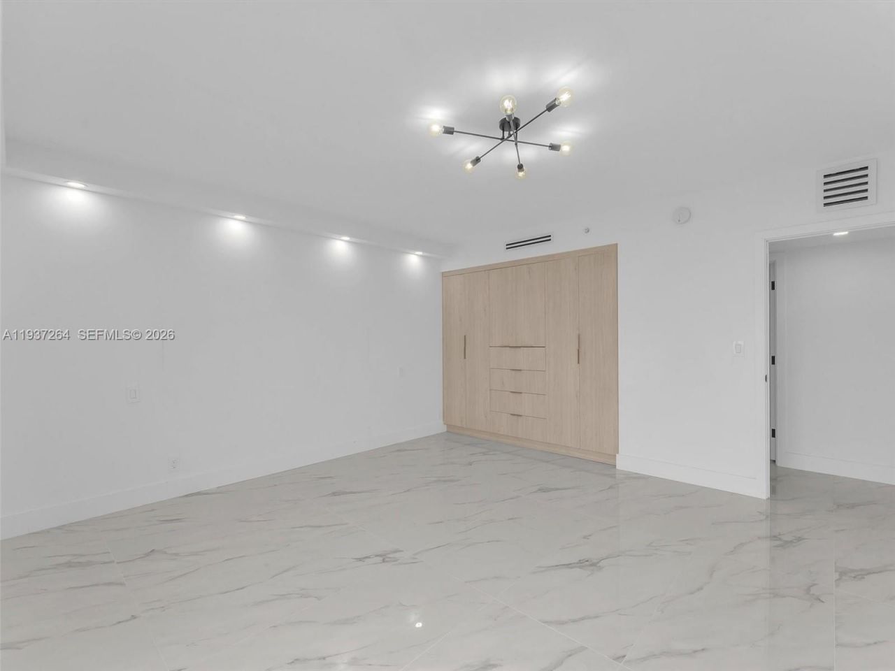 19707 Turnberry Way , Unit 25D, Aventura, FL 33180 Photo