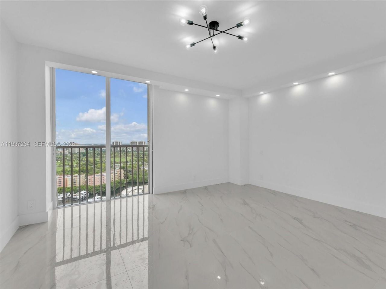 19707 Turnberry Way , Unit 25D, Aventura, FL 33180 Photo
