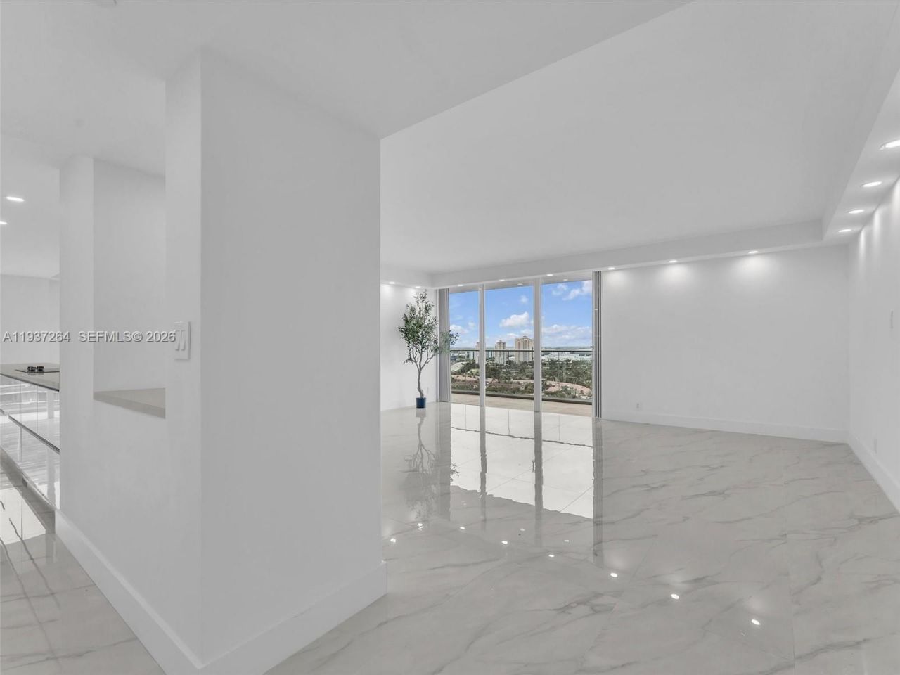19707 Turnberry Way , Unit 25D, Aventura, FL 33180 Photo