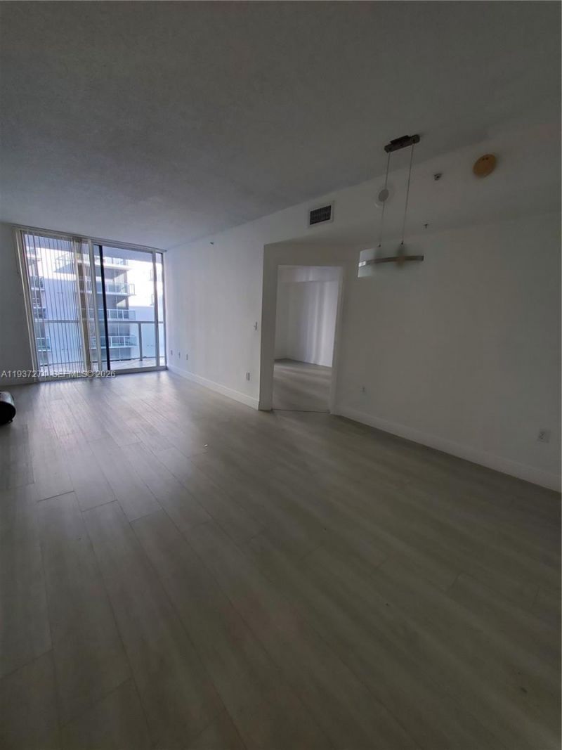 5085 NW 7th St, Unit 1106, Miami, FL 33126 Photo
