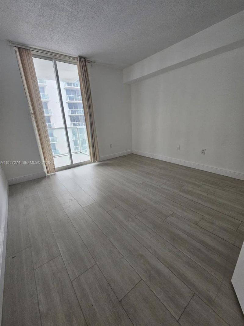 5085 NW 7th St, Unit 1106, Miami, FL 33126 Photo