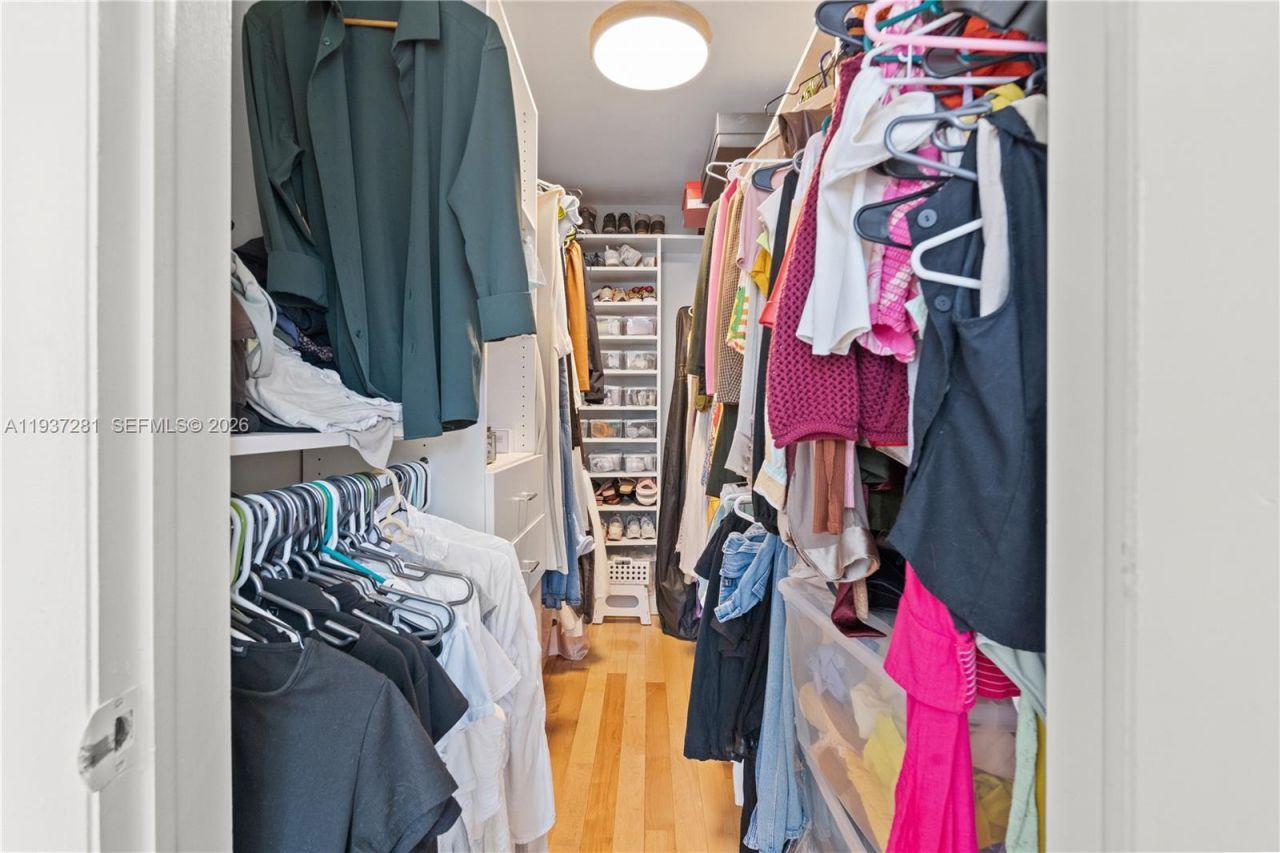 1016 NE 4th Ct, Hallandale Beach, FL 33009 Photo