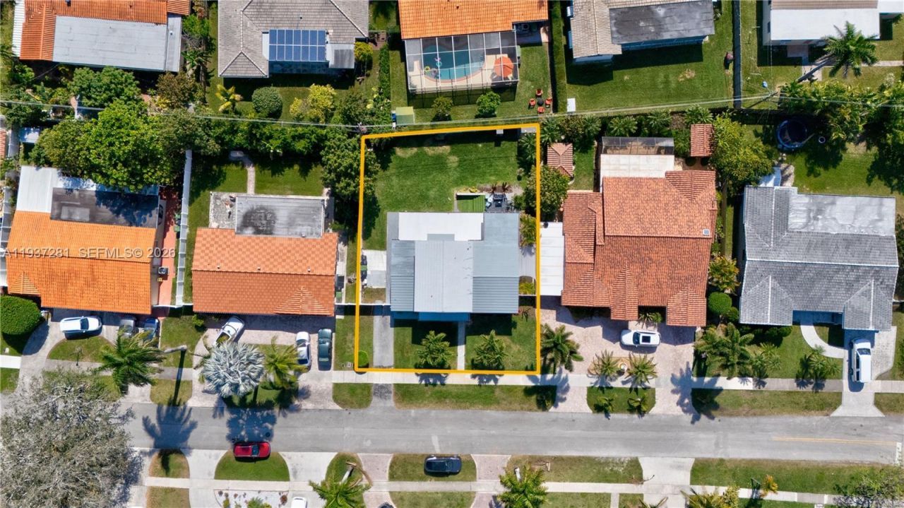 1016 NE 4th Ct, Hallandale Beach, FL 33009 Photo