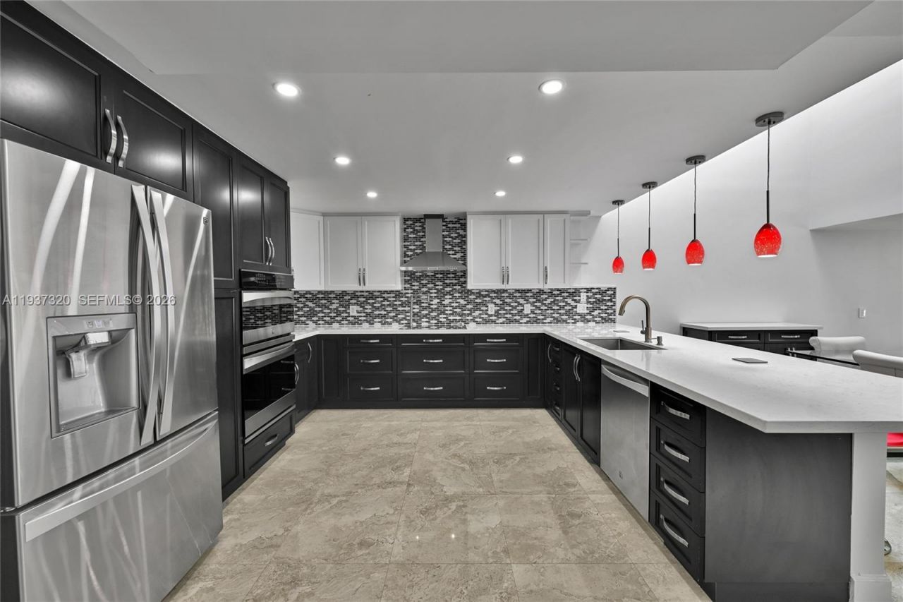 310 Poinciana Dr , Unit 802, Sunny Isles Beach, FL 33160 Photo