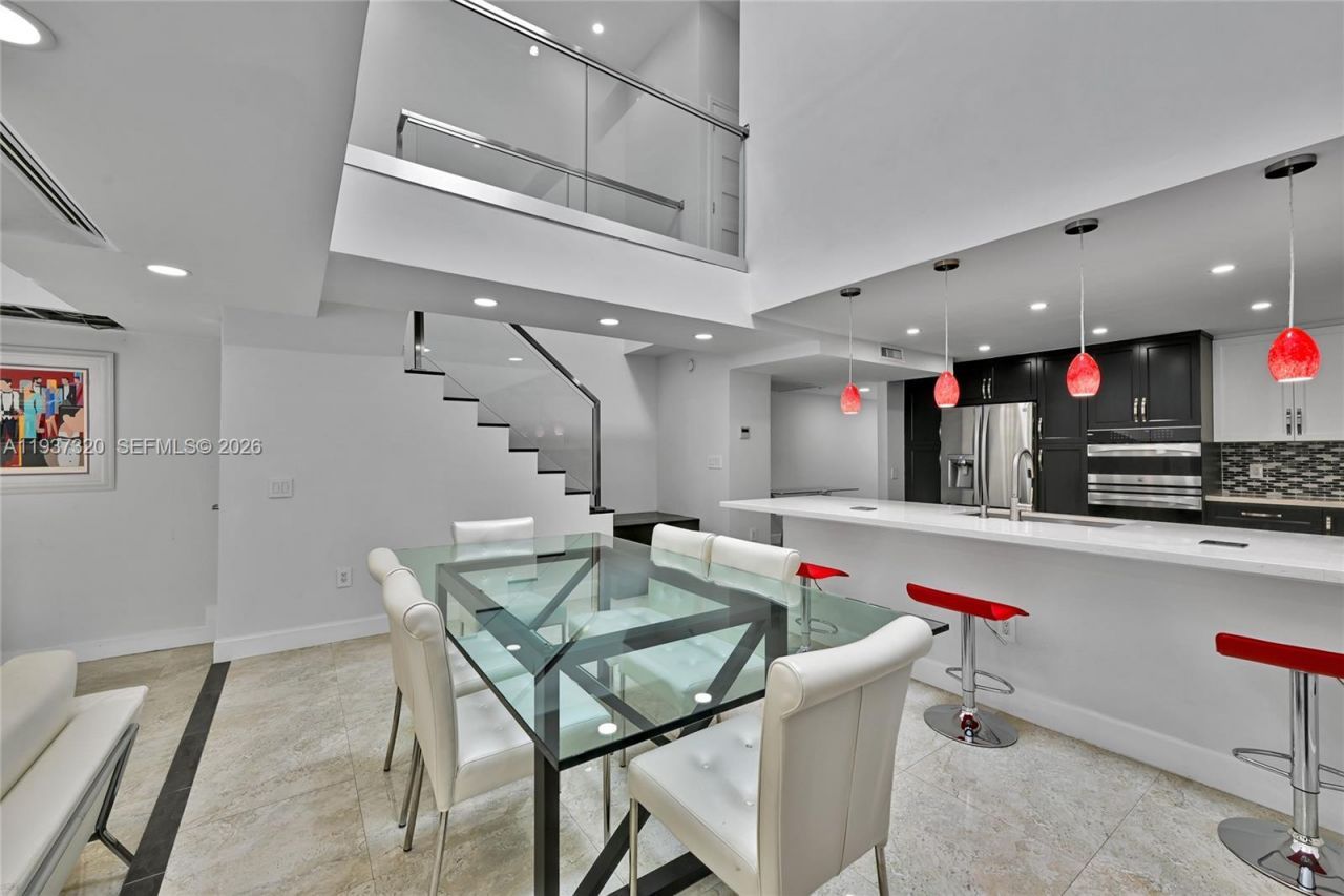 310 Poinciana Dr , Unit 802, Sunny Isles Beach, FL 33160 Photo