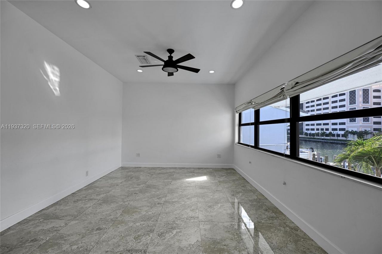310 Poinciana Dr , Unit 802, Sunny Isles Beach, FL 33160 Photo