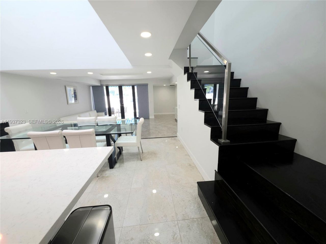 310 Poinciana Dr , Unit 802, Sunny Isles Beach, FL 33160 Photo