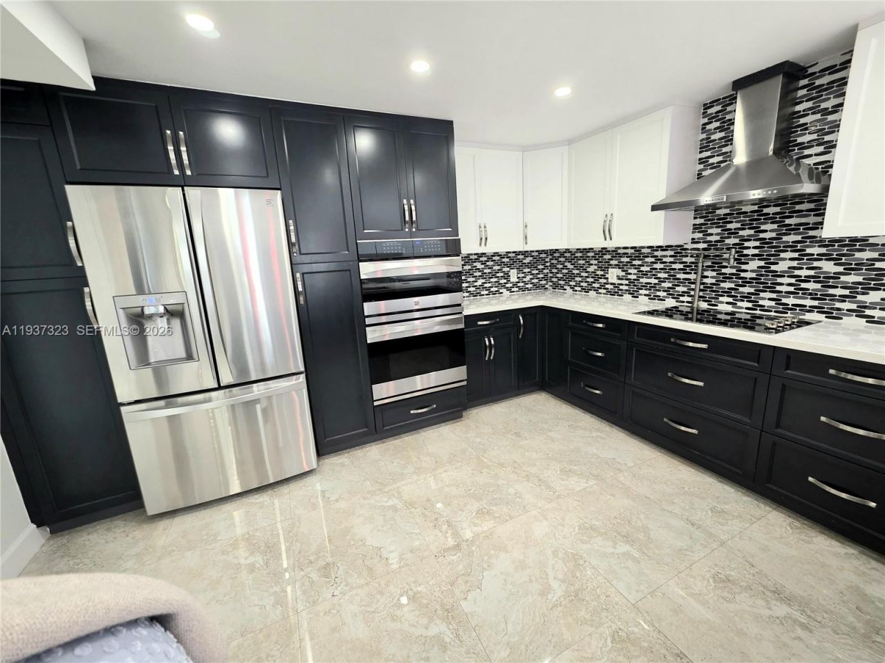 310 Poinciana Dr , Unit 802, Sunny Isles Beach, FL 33160 Photo