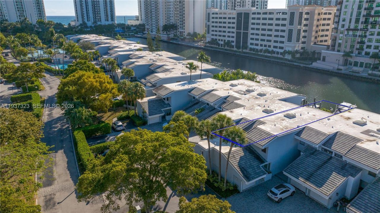 310 Poinciana Dr , Unit 802, Sunny Isles Beach, FL 33160 Photo