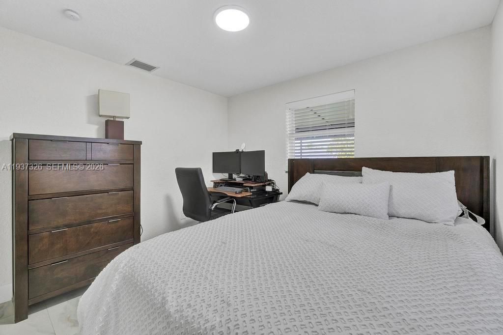 6470 SW 27th St , Miami, FL 33155 Photo