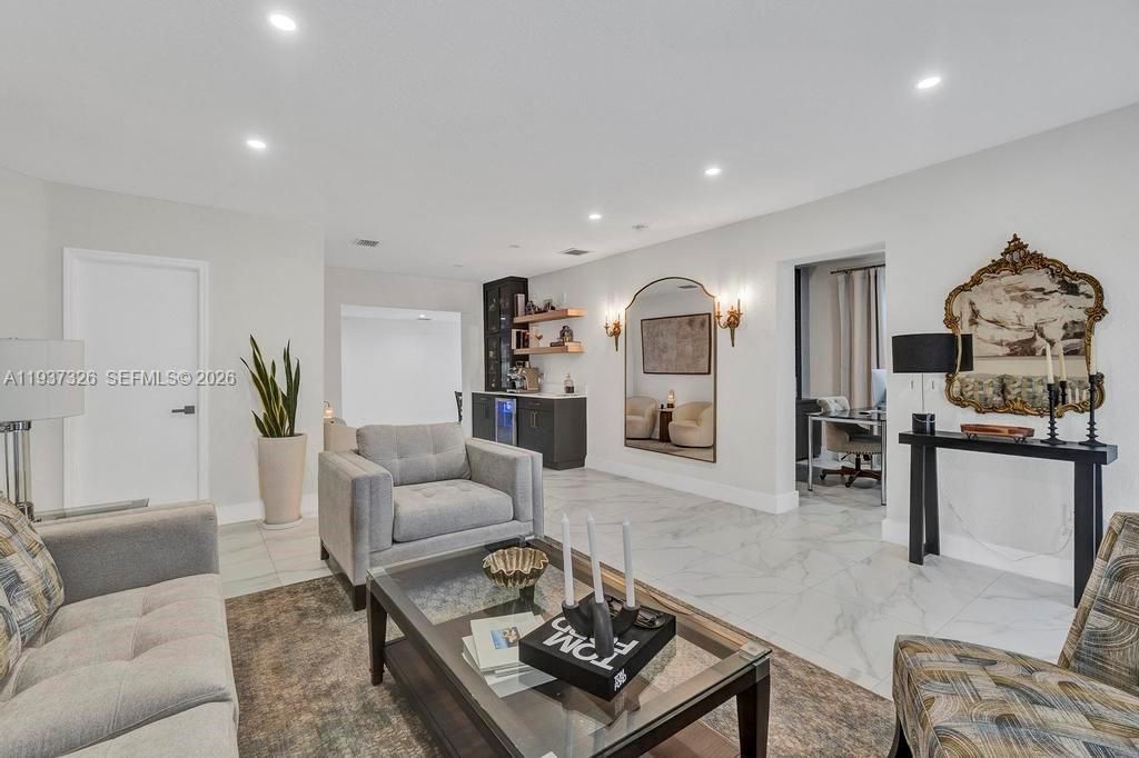 6470 SW 27th St , Miami, FL 33155 Photo