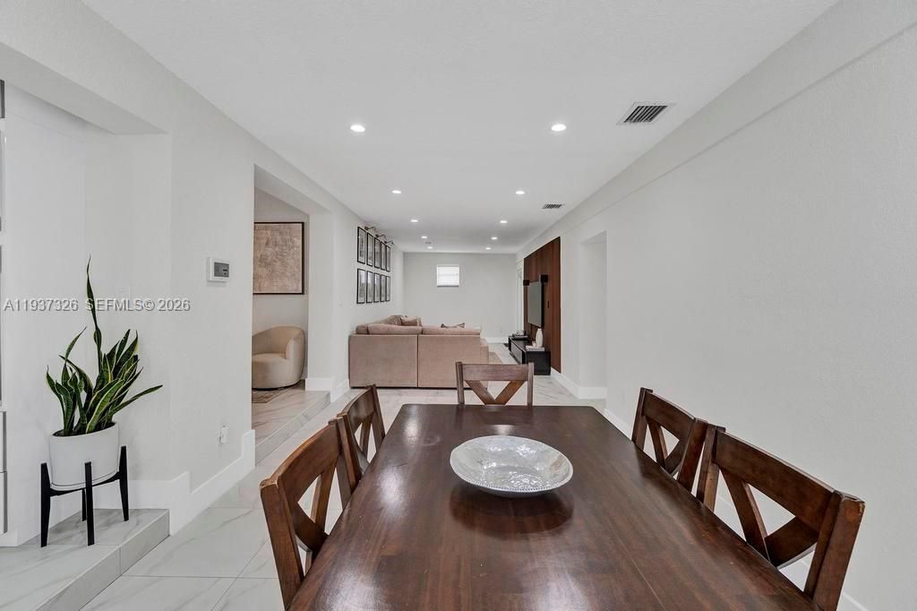 6470 SW 27th St , Miami, FL 33155 Photo