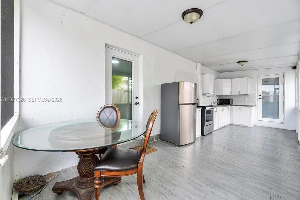 6470 SW 27th St , Miami, FL 33155 Photo