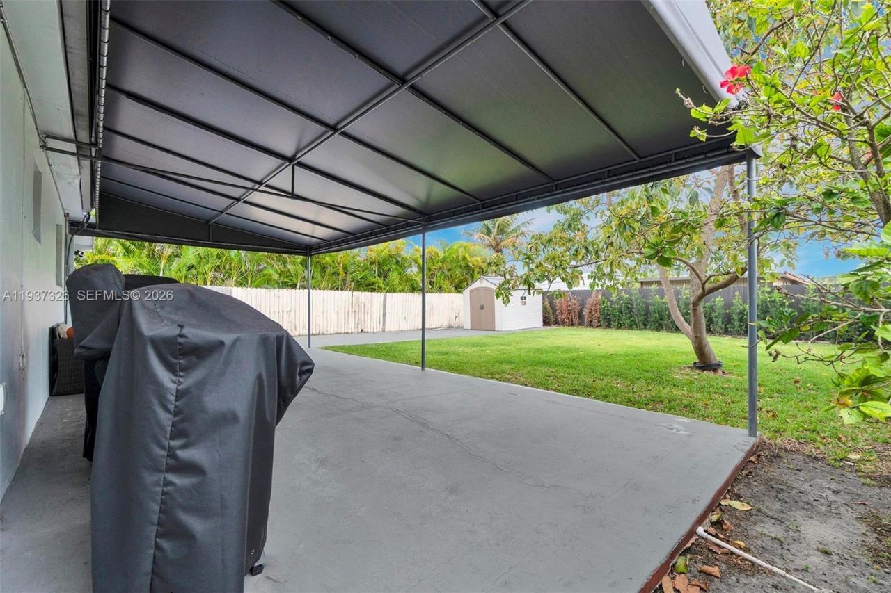 6470 SW 27th St , Miami, FL 33155 Photo