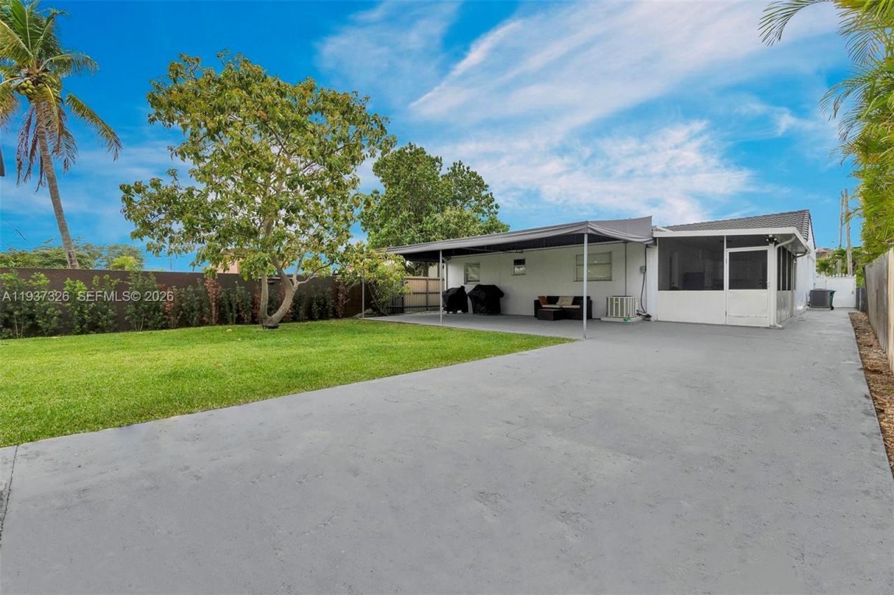 6470 SW 27th St , Miami, FL 33155 Photo