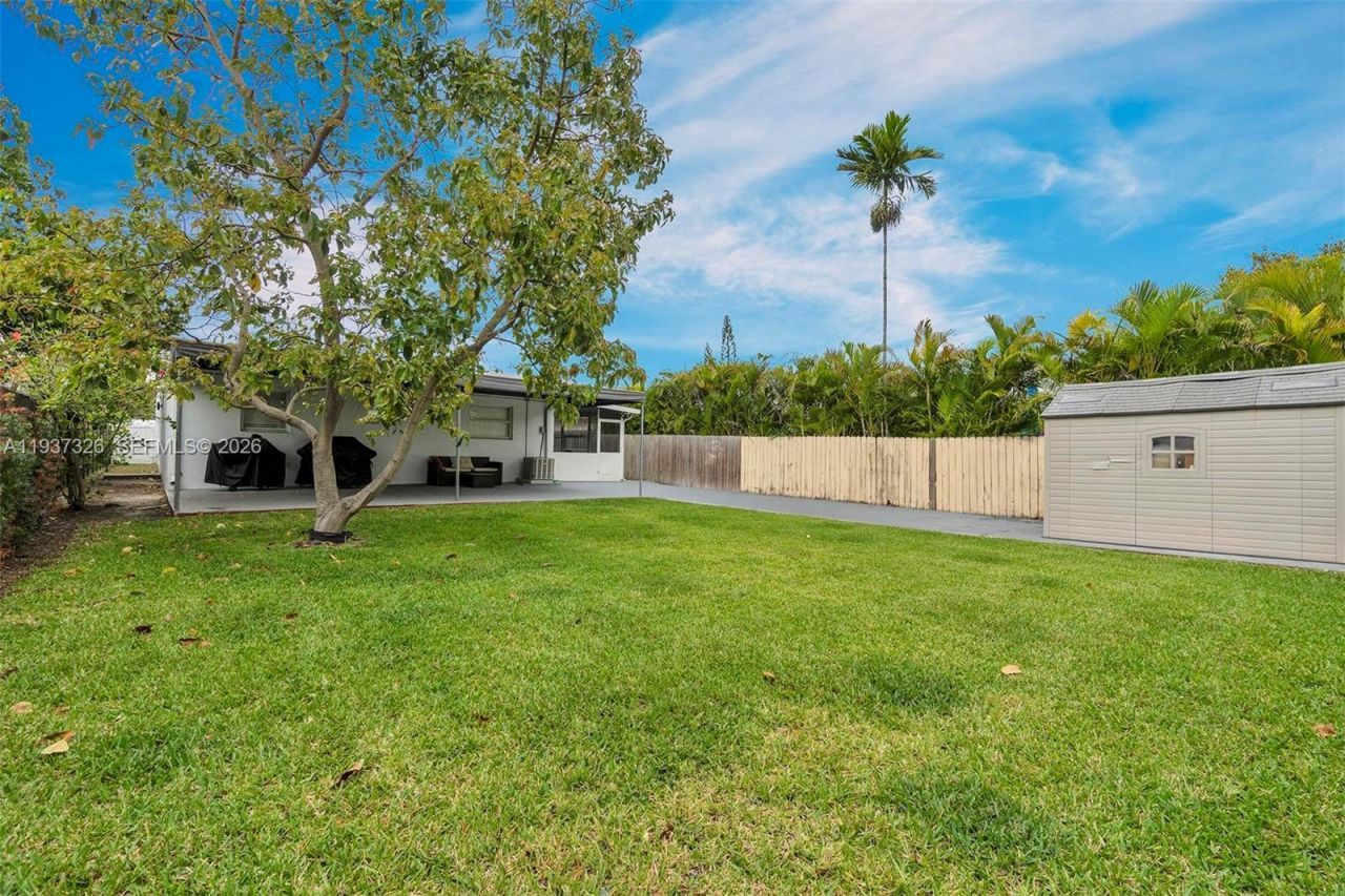 6470 SW 27th St , Miami, FL 33155 Photo