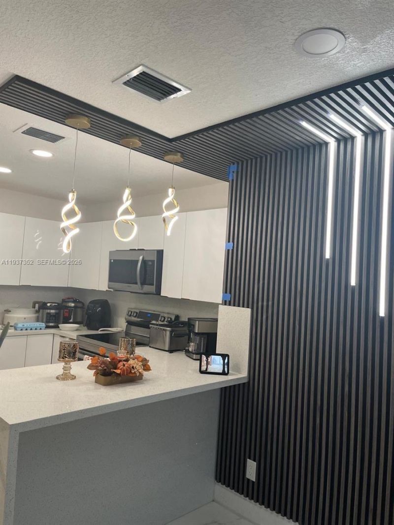 2041 NW 30th Way, Fort Lauderdale, FL 33311 Photo