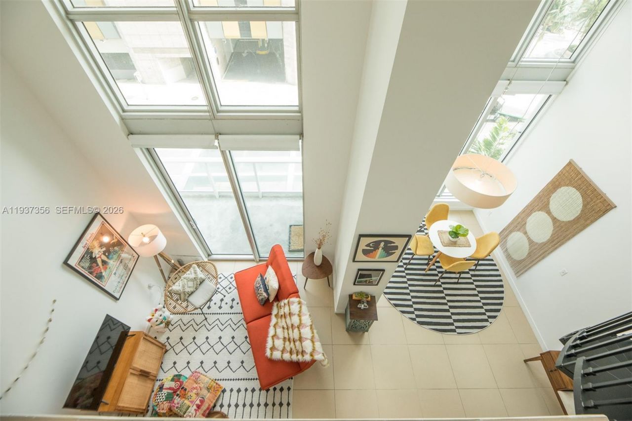 300 S Biscayne Blvd, Unit L-428, Miami, FL 33131 Photo