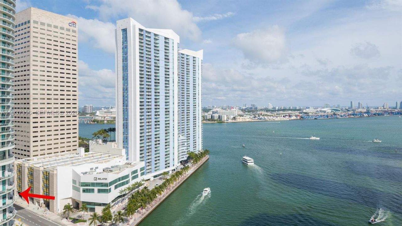 300 S Biscayne Blvd, Unit L-428, Miami, FL 33131 Photo