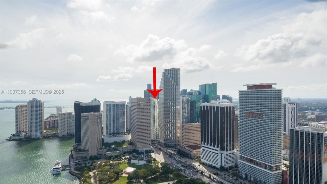 300 S Biscayne Blvd, Unit L-428, Miami, FL 33131 Photo