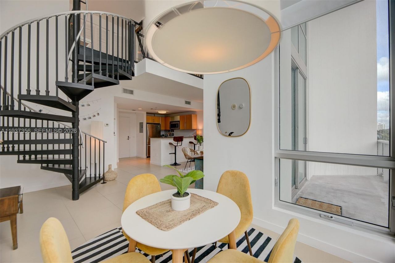 300 S Biscayne Blvd, Unit L-428, Miami, FL 33131 Photo